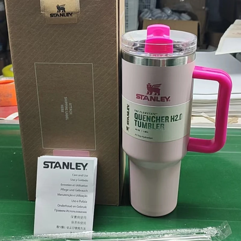 Black Stanley Quencher H2.0 Tumbler - Camping Boutique